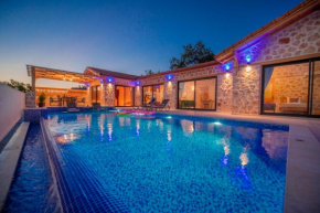 İnci - 2 Bedroom Holiday Villa in Kalkan